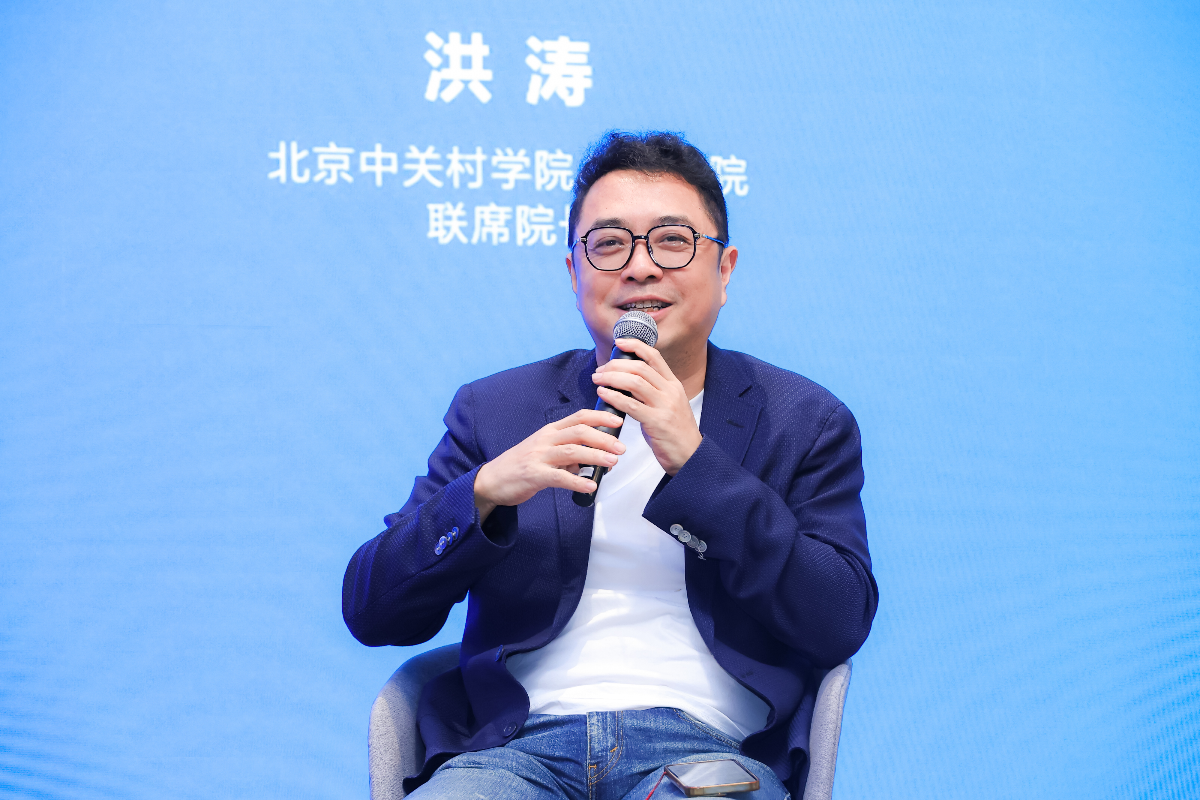 洪涛.jpg